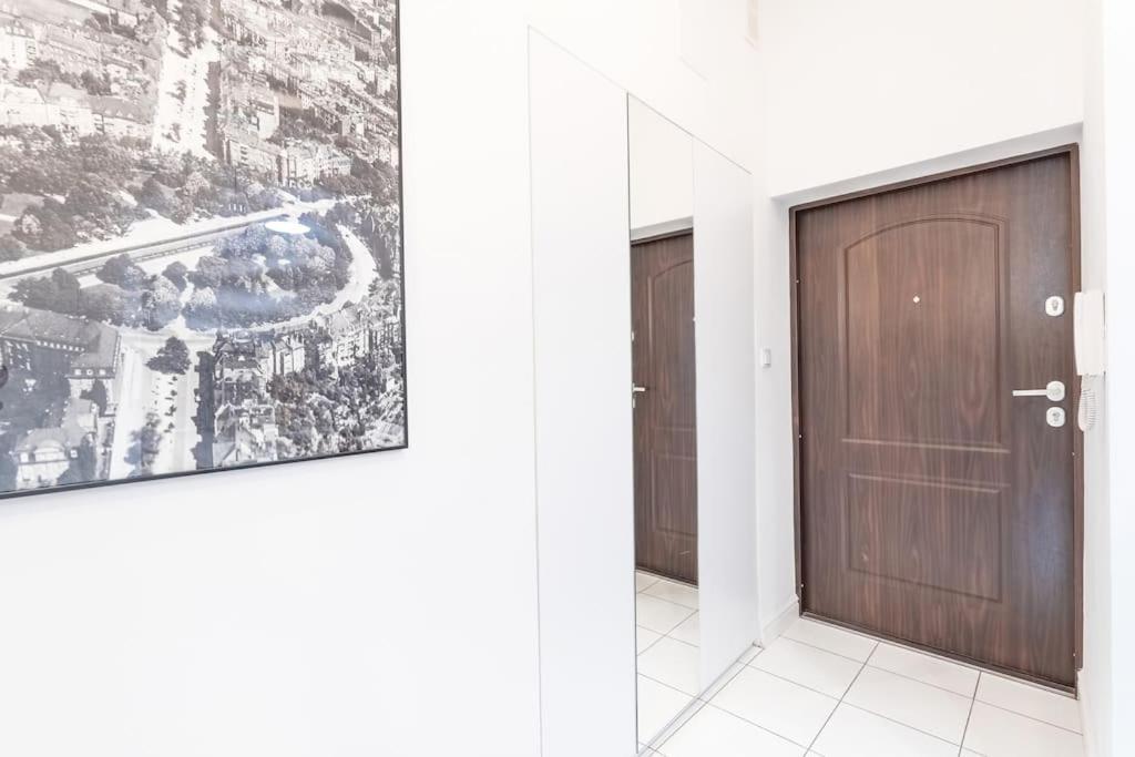 Wyjatkowy Apartament Na Rynku Вроцлав Екстер'єр фото
